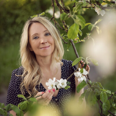 Melanie Schmitz - Apfelblüten in Hamburg